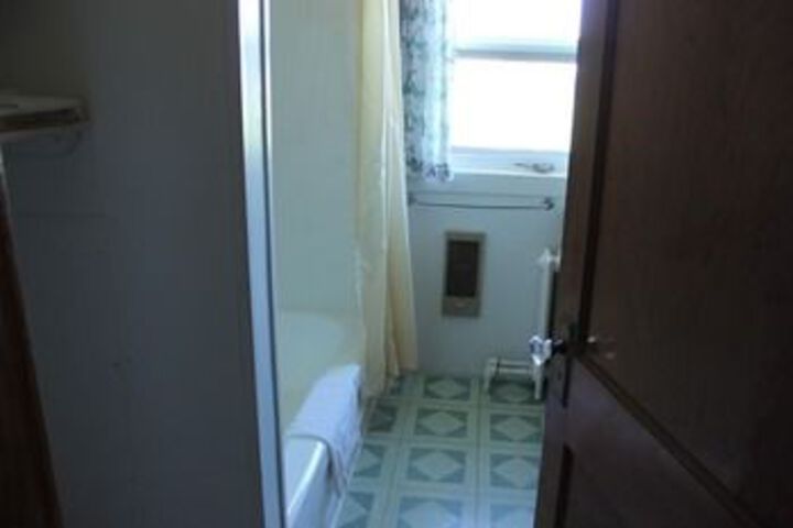 Room 4 of 35