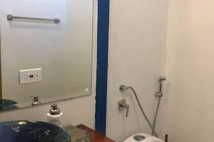 Room 8 of 13