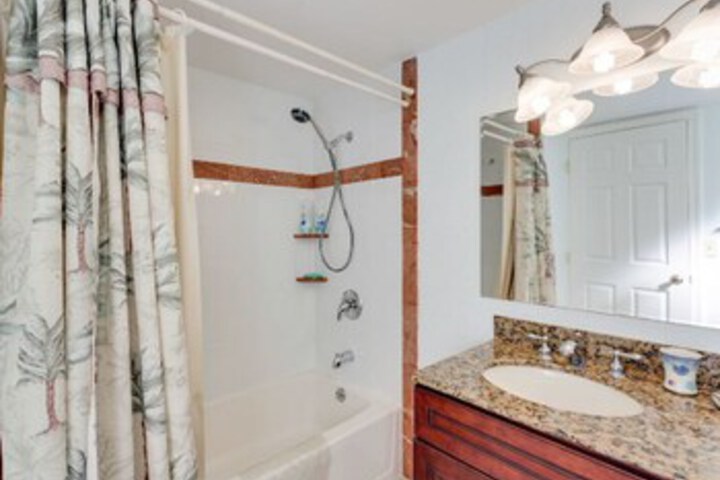 Room 12 of 27