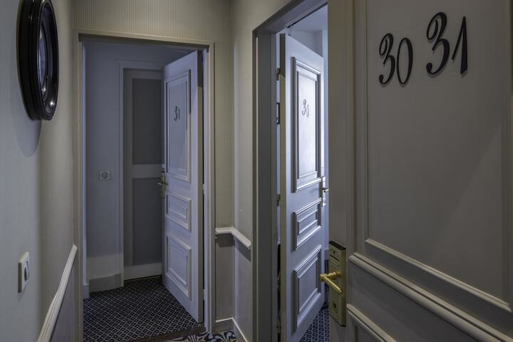 Room 22 of 74