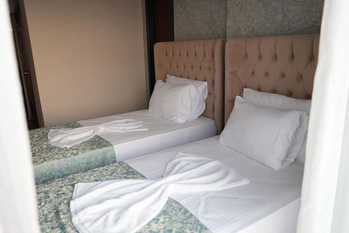 Room 16 of 39
