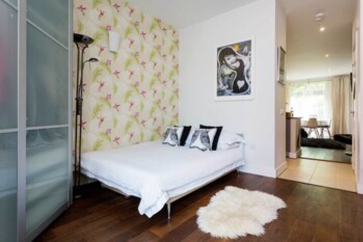 Room 10 of 19
