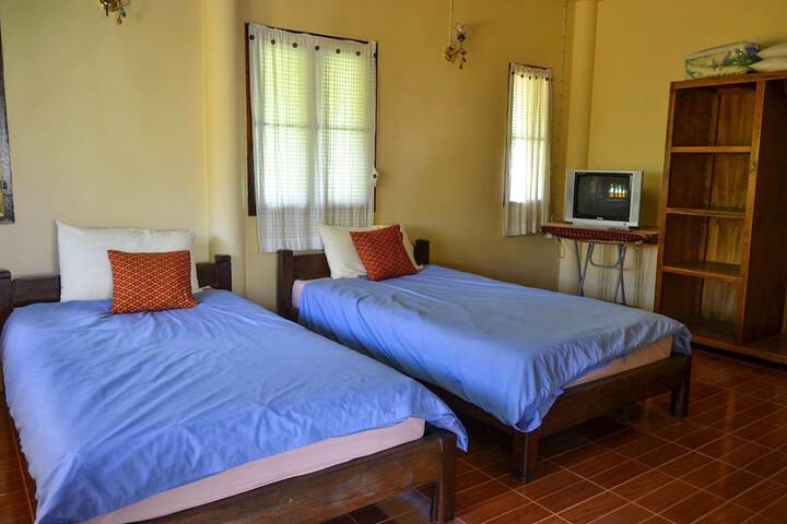 Room 4 of 62