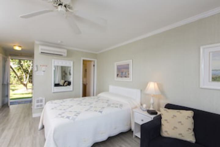 Room 40 of 663