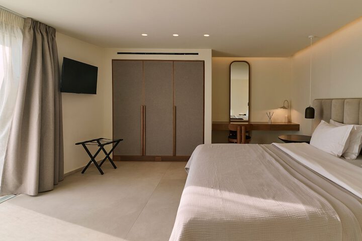 Room 136 of 230