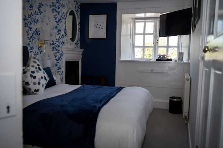 Room 18 of 67