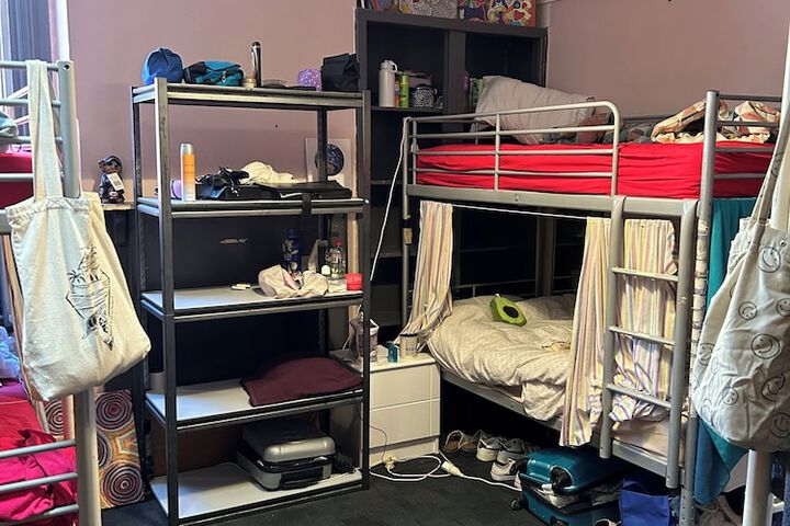 Room 6 of 42