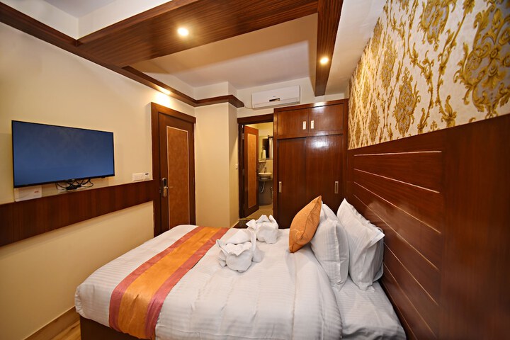 Room 13 of 61