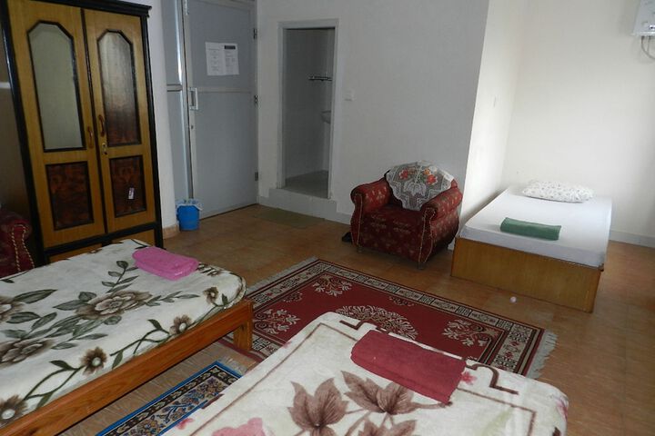 Room 2 of 68