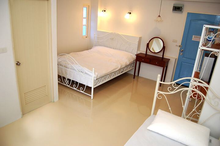 Room 5 of 71