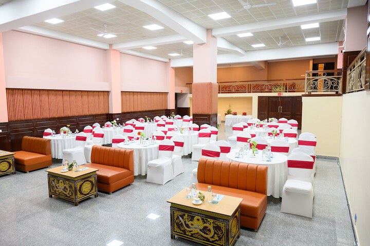 Ballroom/Hall 57 of 70