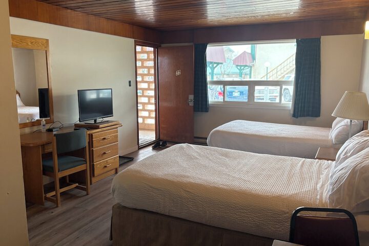 Room 2 of 6
