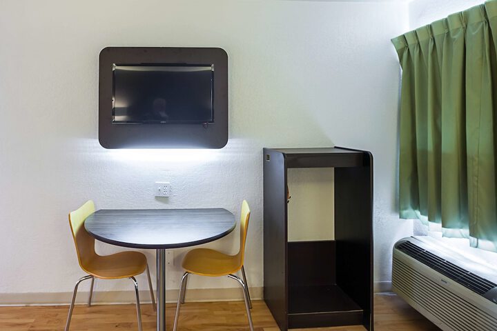 2 Double Beds (9 of 14)