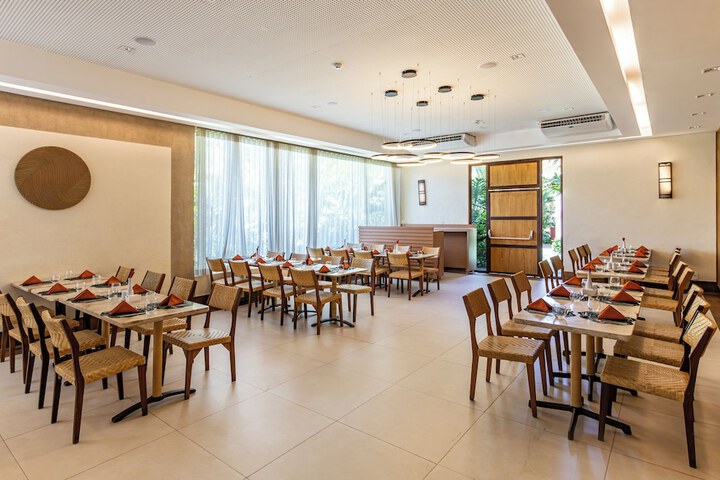 Dining 46 of 71