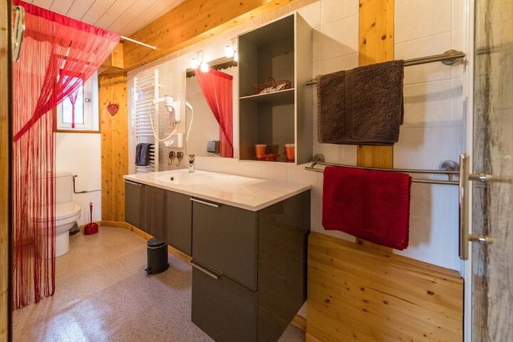 Room 14 of 24