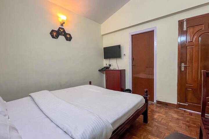 Room 7 of 18