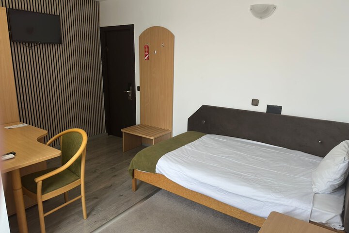 Room 59 of 83