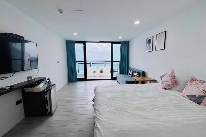 Room 11 of 40