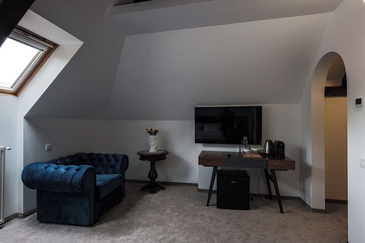 Room 12 of 70