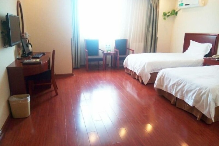 Room 15 of 29