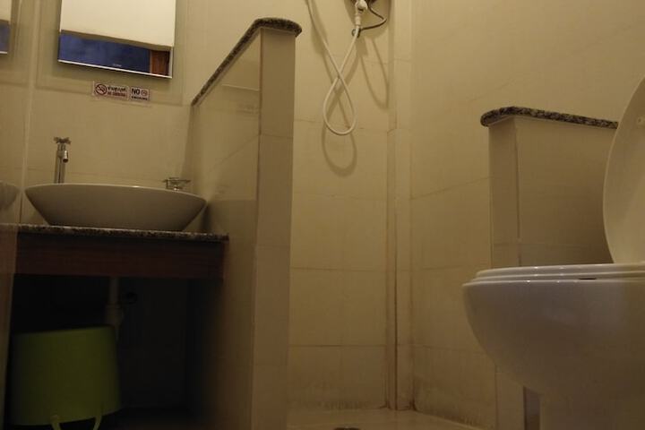 Room 17 of 44