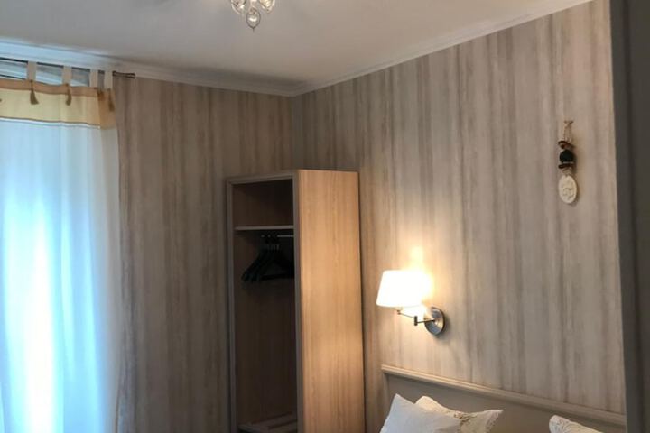 Room 21 of 49