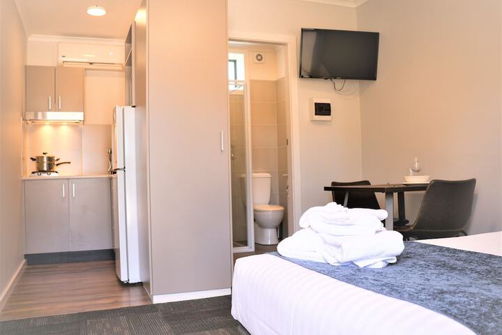 Room 15 of 83