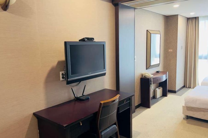 Room 62 of 86
