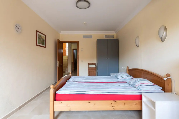 Room 3 of 12
