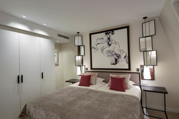Room 5 of 60