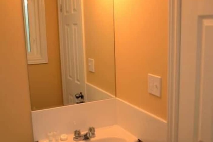 Bathroom sink