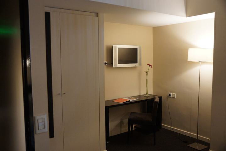 Room 7 of 33
