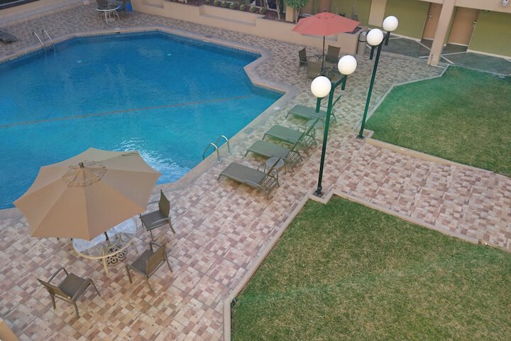 Pools & Facilities