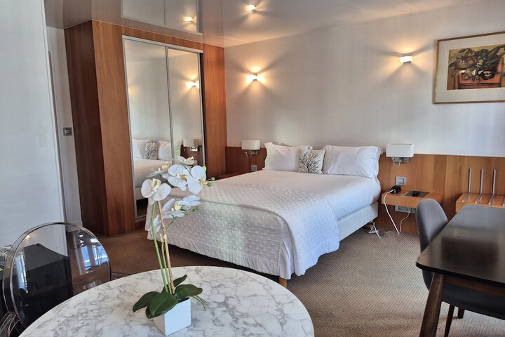 Room 51 of 92