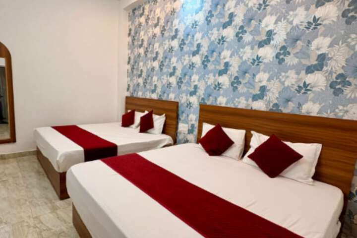 Room 9 of 34