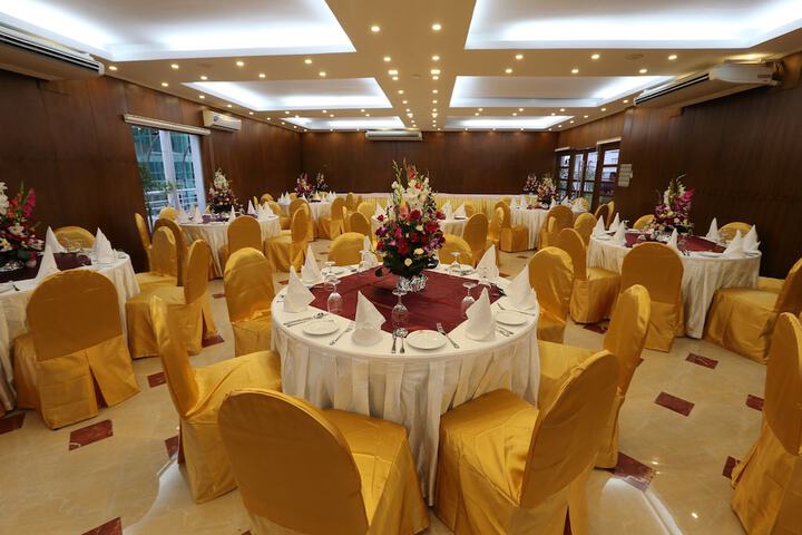 Ballroom/Hall 46 of 54