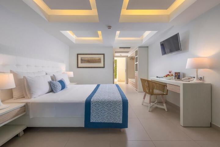 Room 21 of 90