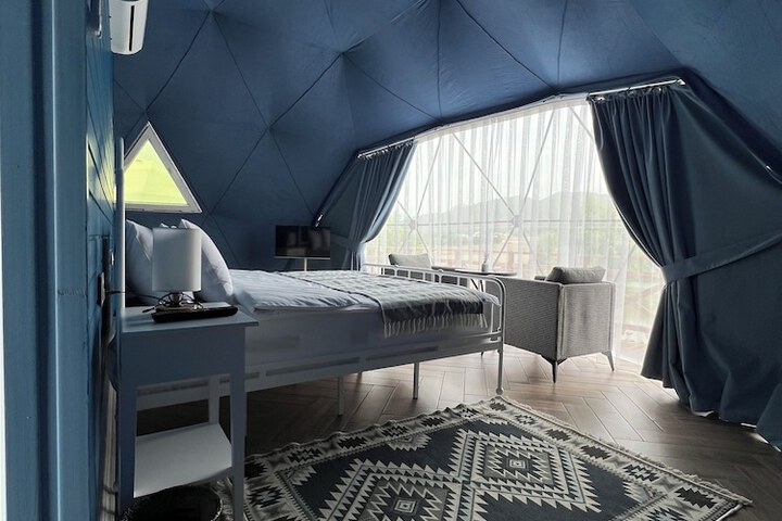 Room 6 of 24