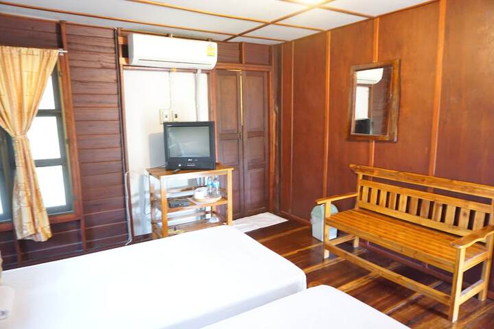 Room 9 of 37