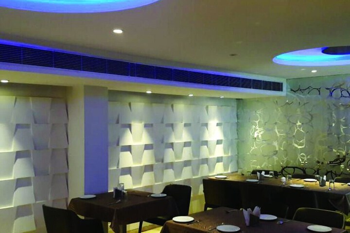 Dining 14 of 15
