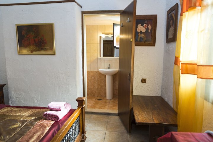 Room 48 of 69