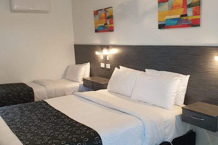 Room 4 of 42
