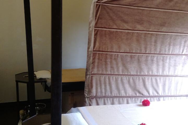 Room 16 of 33