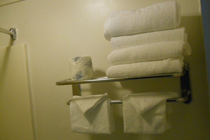 Classic 2 Double Beds (9 of 11)