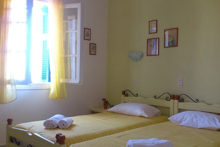 Room 5 of 96