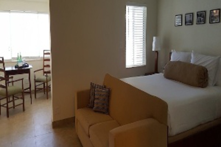 Room 44 of 695
