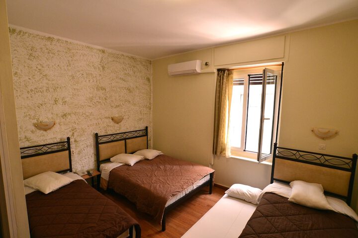 Room 21 of 35