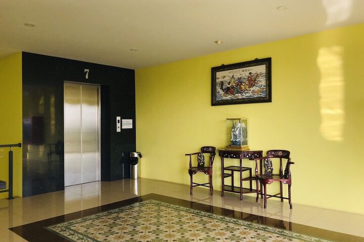 Room 34 of 105