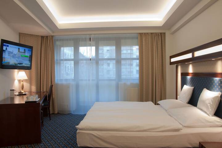 Room 16 of 51