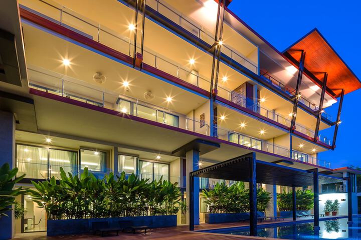 Hotel 76 of 77